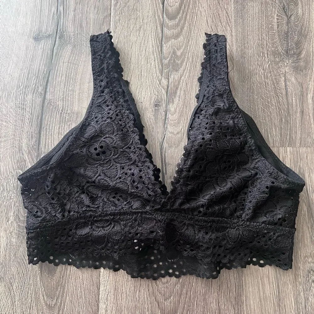 No Boundaries lace bralette